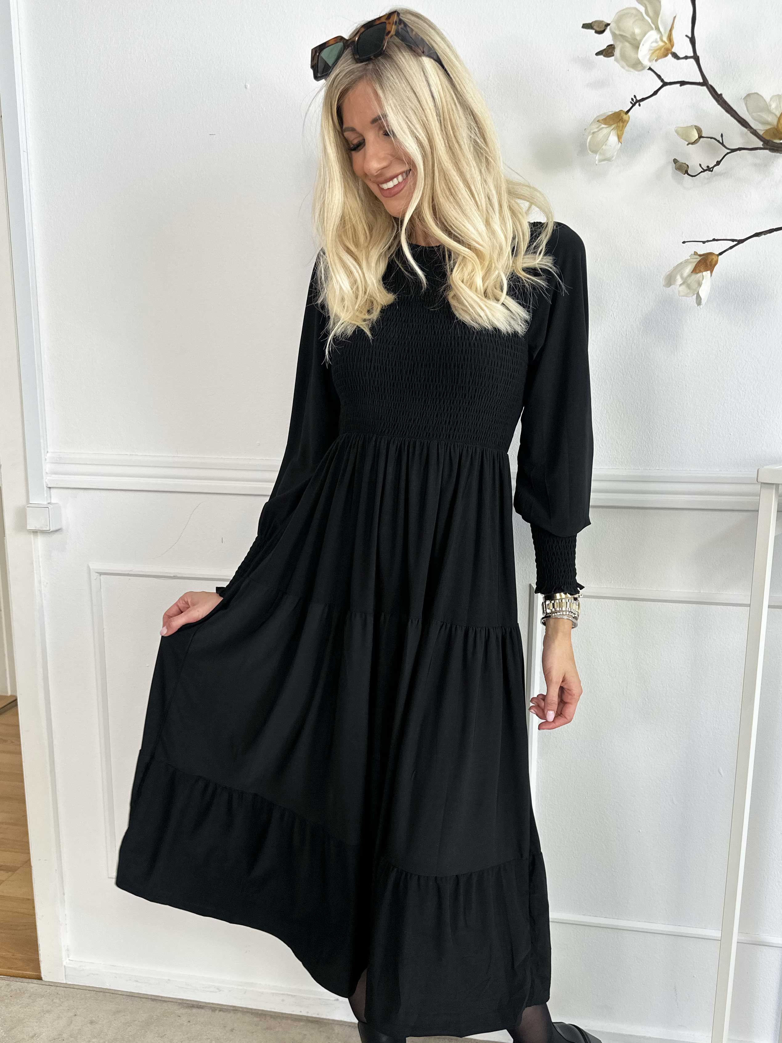 Kelly Long - Stretchklänning med smock över bröstet